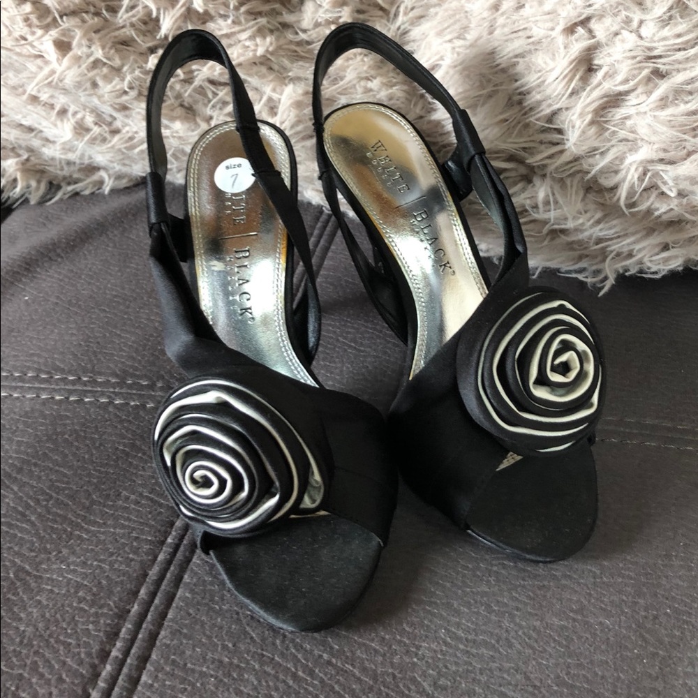 WHITE HOUSE BLACK MARKET Black Heeled Dressy Sandals Size 7